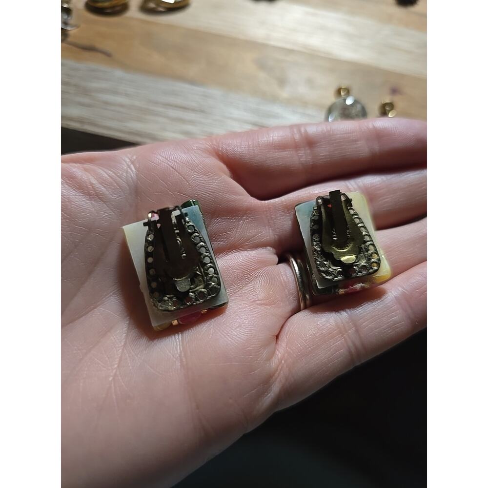 Pair of 3‎ Vtg Multicolor Crystal Beaded Clip-On & Screw Back Earrings Jewelry - Picture 3 of 7
